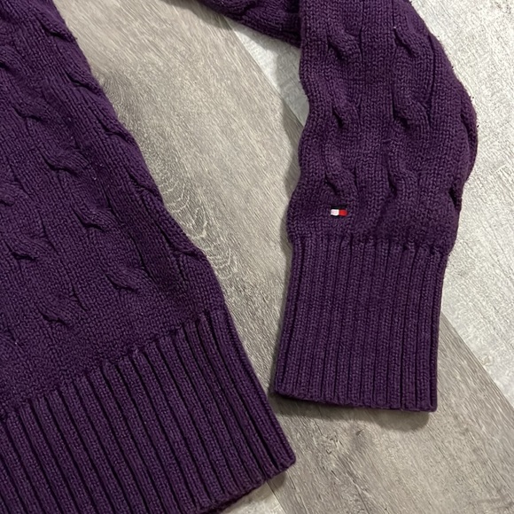 NWOT Tommy Hilfiger Ribbed Cable Knit V-Neck Sweater Eggplant Purple Size Small - Picture 3 of 6